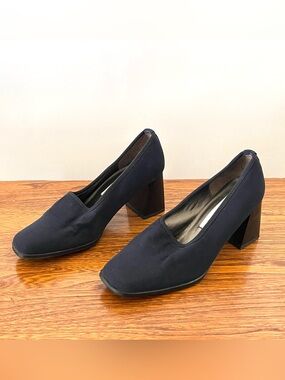 Classic Navy Square-Toe Block Heel Pump